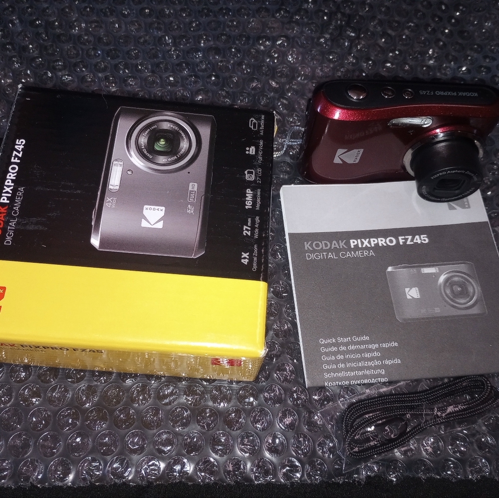 KODAK PIXPRO Friendly Zoom FZ45-RD 16MP Digital Camera, 2.7" LCD Screen (Red)